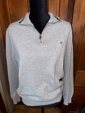 Tommy Hilfiger Light Gray Half-Zip Pullover Sweater, size Medium